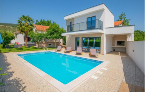 3 Bedroom Beautiful Home In Donji Prolozac